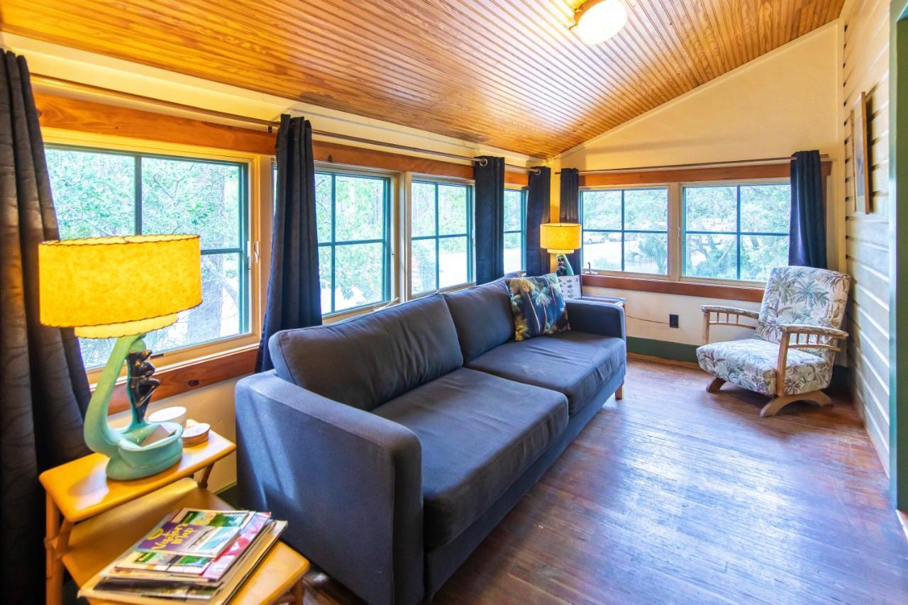 Hibiscus Coffee & Guesthouse Grayton Beach Exteriör bild