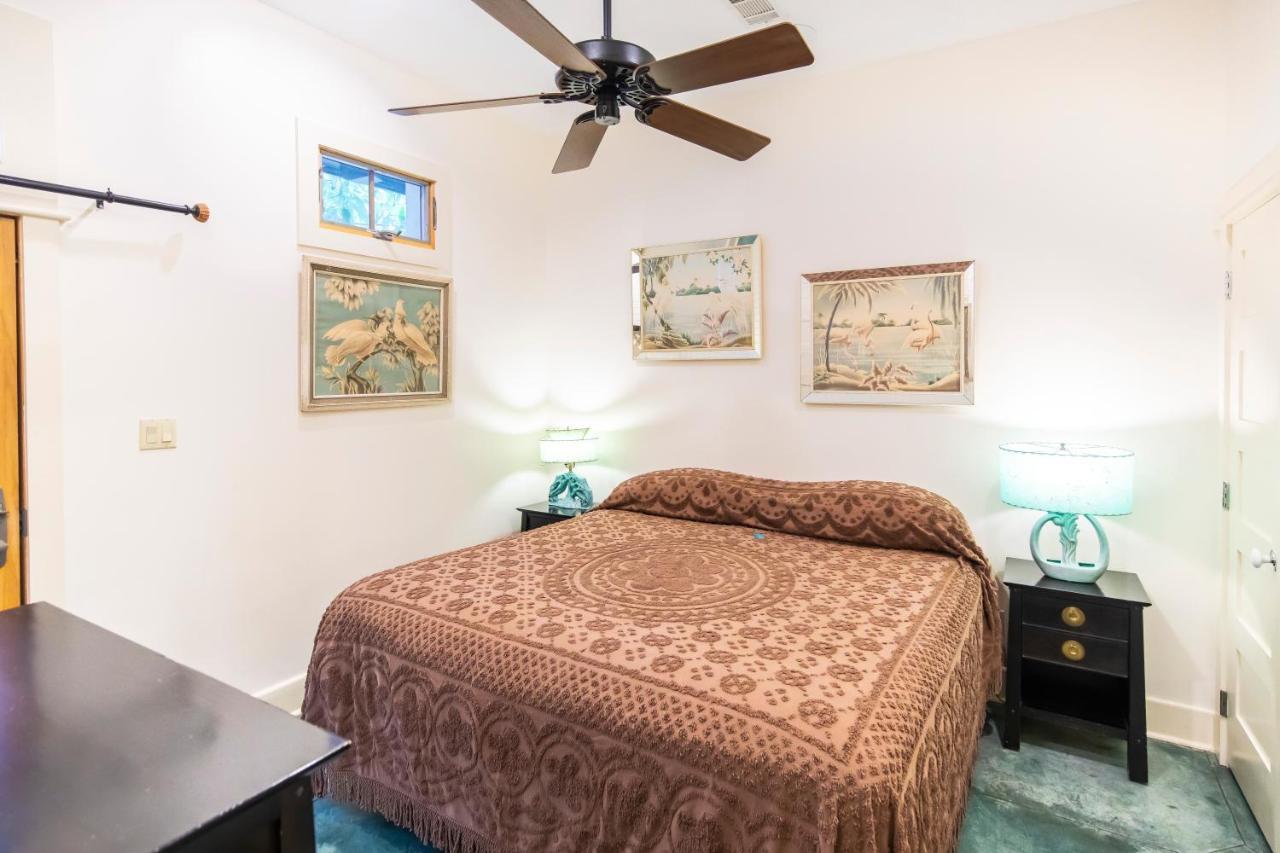 Hibiscus Coffee & Guesthouse Grayton Beach Exteriör bild