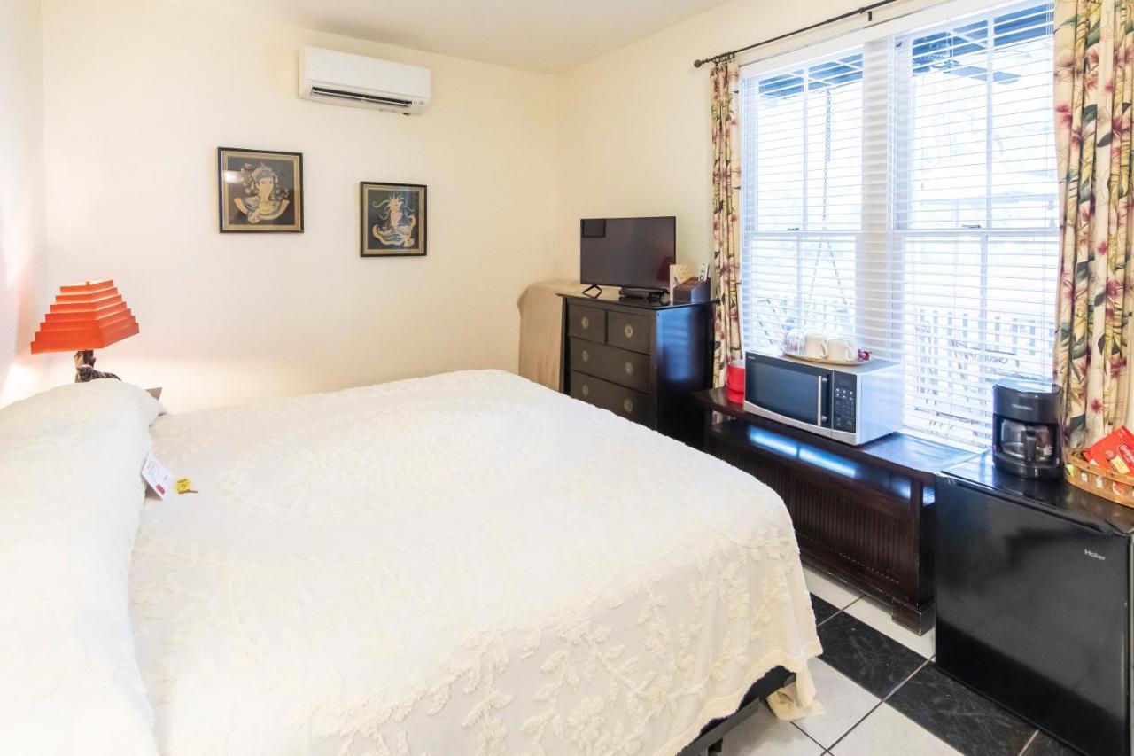 Hibiscus Coffee & Guesthouse Grayton Beach Exteriör bild