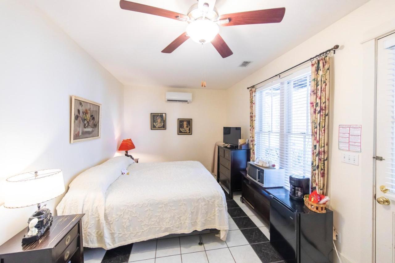 Hibiscus Coffee & Guesthouse Grayton Beach Exteriör bild